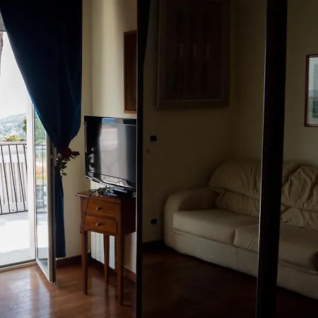 Alisea - In Con Piscina E Parcheggio Gratuito Séjour chez l'habitant Montesilvano Marina