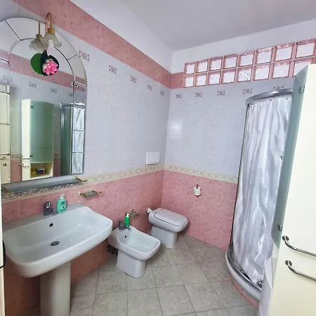 Alisea - In Con Piscina E Parcheggio Gratuito Montesilvano Marina