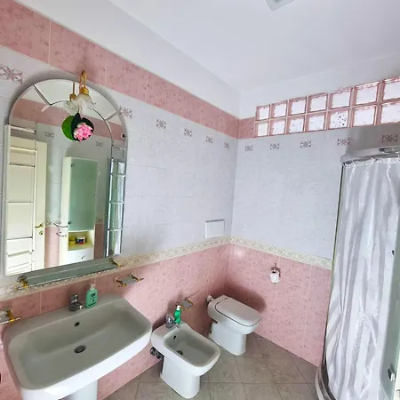 Alisea - In Con Piscina E Parcheggio Gratuito Homestay Montesilvano