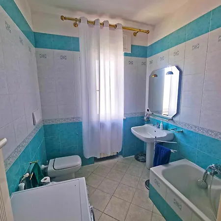 Alisea - In Con Piscina E Parcheggio Gratuito