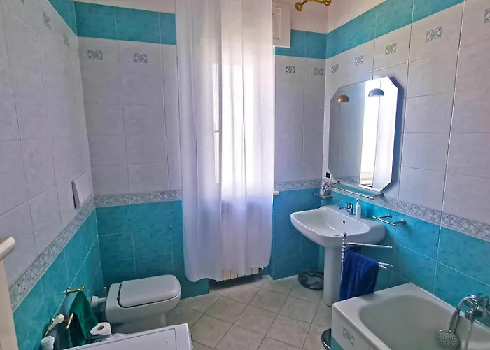 Alisea - In Con Piscina E Parcheggio Gratuito