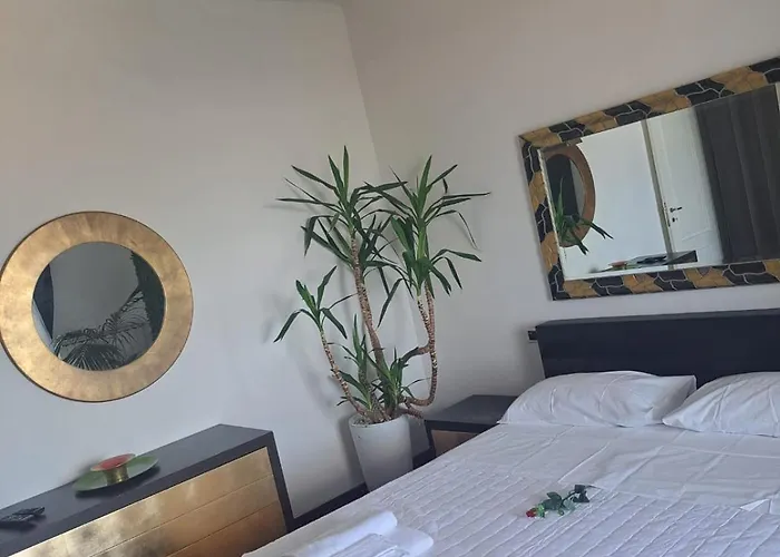 Alisea - In Con Piscina E Parcheggio Gratuito