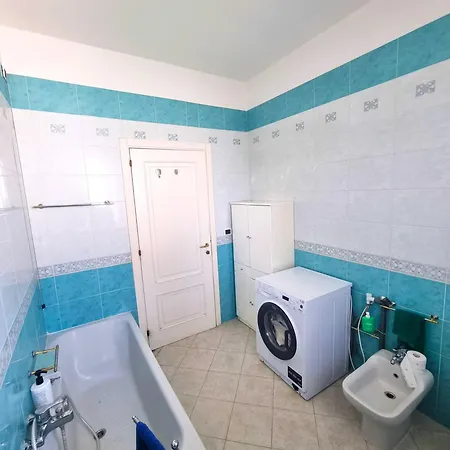 Alisea - Con Piscina E Parcheggio Gratuito Montesilvano Marina