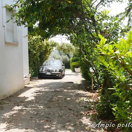 Quarto em Acomodações Particulares Alisea - In Con Piscina E Parcheggio Gratuito *