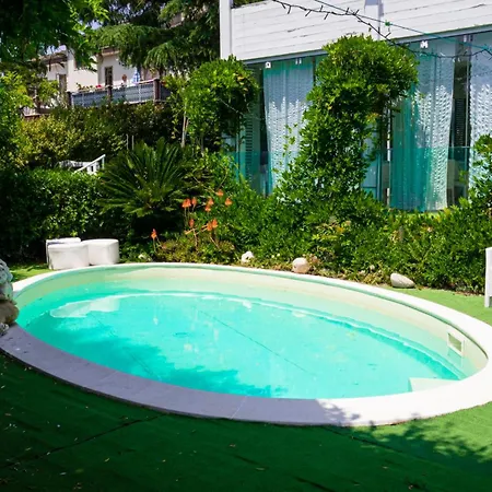 Habitación en casa particular Alisea - Con Piscina E Parcheggio Gratuito Montesilvano Marina