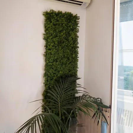 Alisea - In Con Piscina E Parcheggio Gratuito Quarto em Acomodações Particulares *