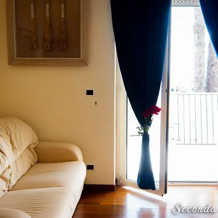 Privatunterkunft Alisea - In Con Piscina E Parcheggio Gratuito Montesilvano Marina